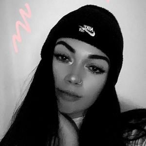 Meet your Posher, Caitlyn